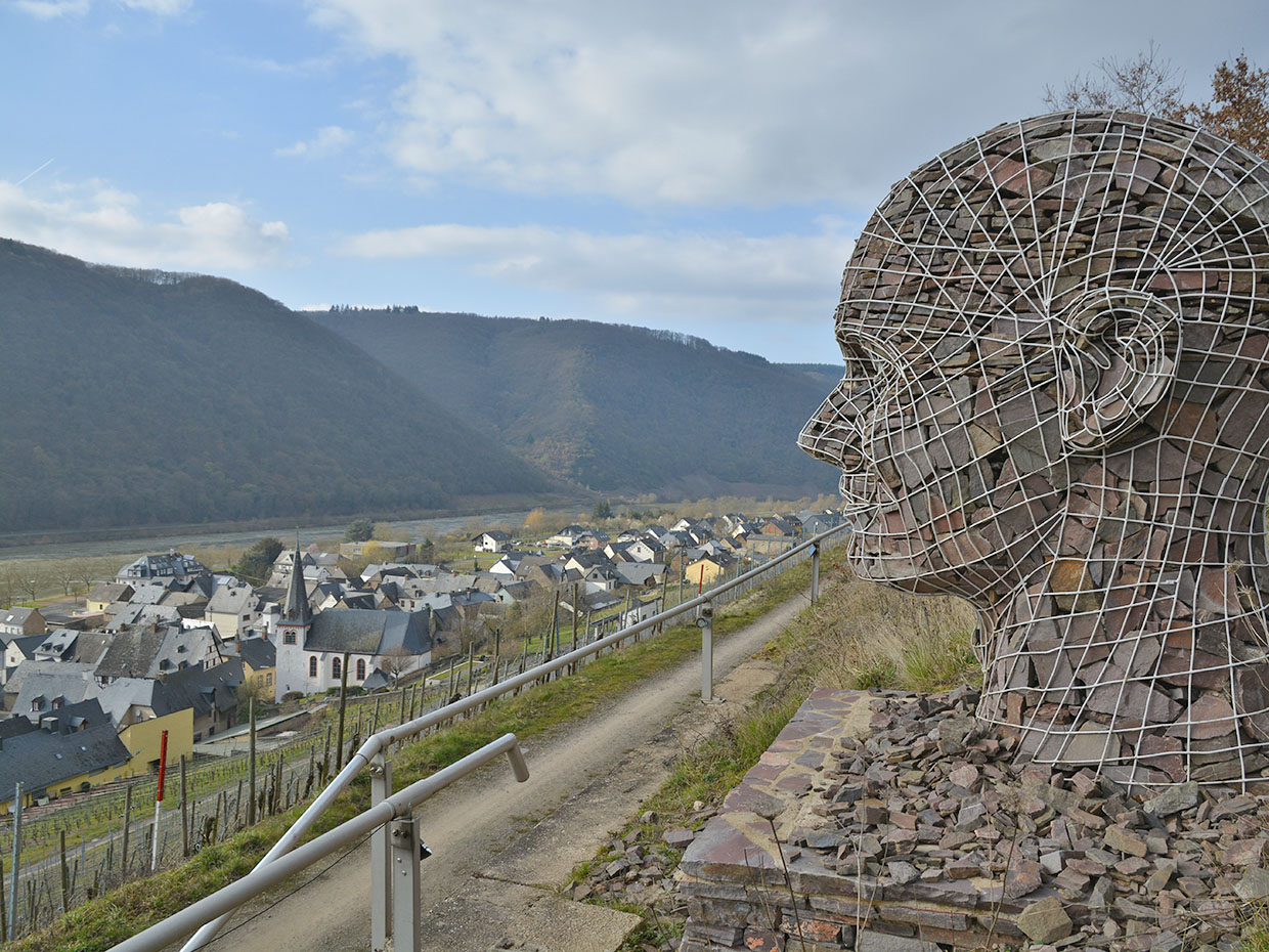 Wein- und Gästehaus Dernst in Mesenich an der Mosel – Wanderweg Steinreichsköpp